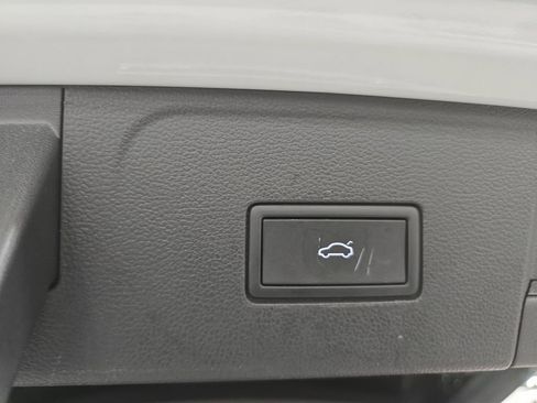 Used 2024 Volkswagen Atlas SE w/ Panoramic Sunroof Package image 27