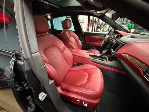 Used 2022 Maserati Levante GT AWD/4WD image 43