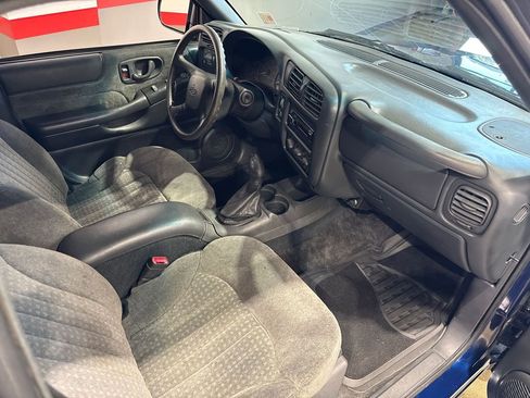 Used 2002 Chevrolet Blazer LS w/ Preferred Equipment Group image 64