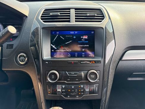 Used 2019 Ford Explorer XLT w/ Equipment Group 202A AWD/4WD image 30