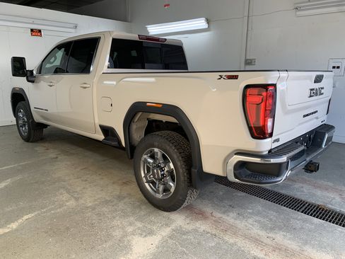 New 2026 GMC Sierra 2500 SLE image 4