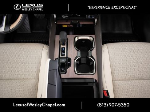 Used 2024 Lexus RX 350 w/ Technology Package AWD/4WD image 18