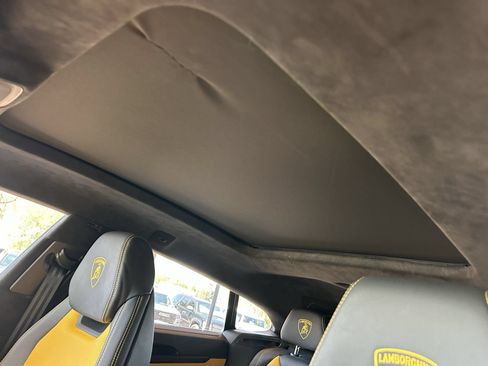 Used 2021 Lamborghini Urus AWD/4WD image 35