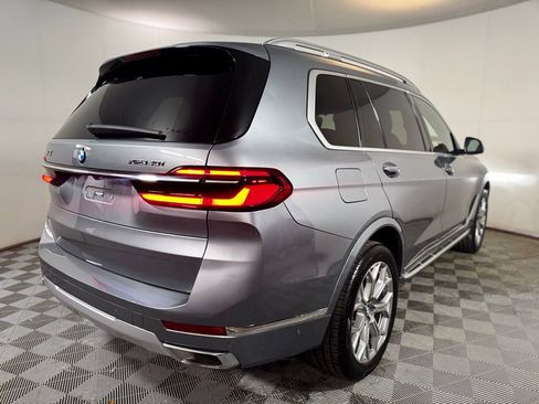 Used 2023 BMW X7 xDrive40i AWD/4WD image 9