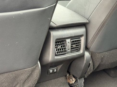 Used 2025 Toyota Camry XLE image 29