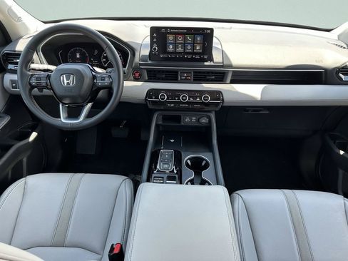 Used 2023 Honda Pilot Touring image 16
