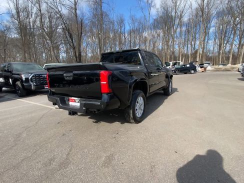 Certified 2025 Toyota Tacoma SR5 w/ SR5 Upgrade Package image 17