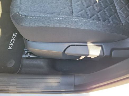 New 2026 Nissan Kicks SV w/ SV Premium Package FWD image 17