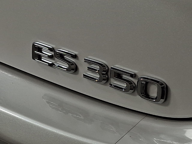 Used 2024 Lexus ES 350 Ultra Luxury w/ Accessory Package (Z2) FWD image 32