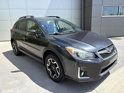Used 2017 Subaru Crosstrek 2.0i Limited AWD/4WD image 3