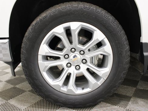 Used 2024 Chevrolet Silverado 1500 LTZ w/ LTZ Premium Package AWD/4WD image 36