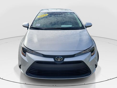 Used 2024 Toyota Corolla LE FWD image 2