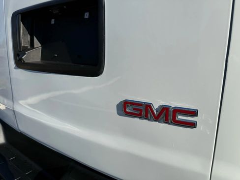 Used 2022 GMC Savana 2500 Regular Van 3D w/ Communications Package image 5