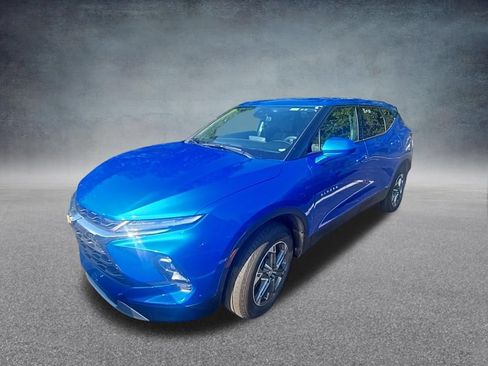 Used 2025 Chevrolet Blazer LT AWD/4WD image 3