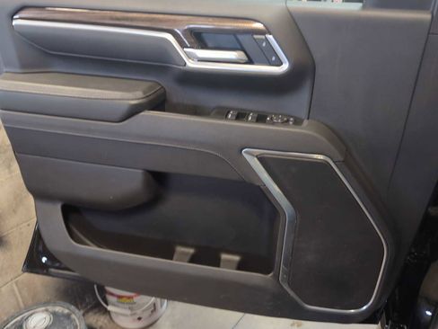 Used 2025 Chevrolet Silverado 2500 LT w/ Convenience Package image 22