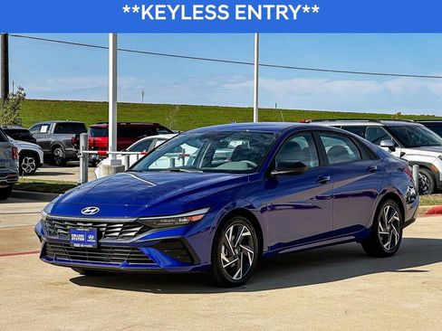 Used 2025 Hyundai Elantra Sport image 6