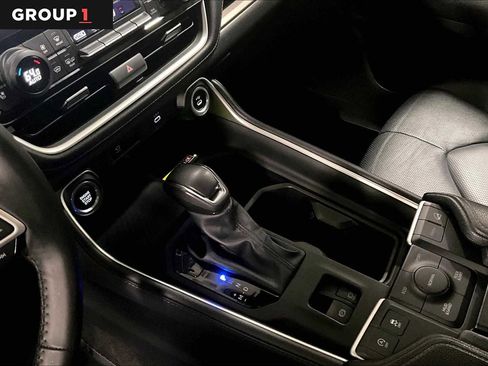 Used 2024 Toyota Grand Highlander Limited image 16