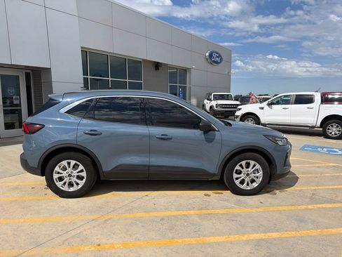 Used 2024 Ford Escape Active w/ Cold Weather Package FWD image 8