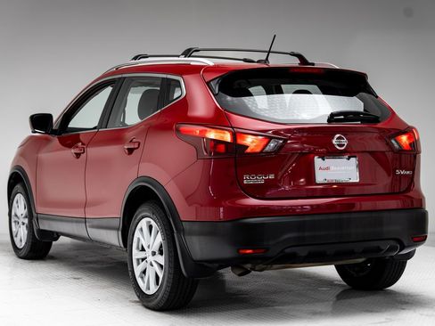 Used 2017 Nissan Rogue Sport SV w/ SV Premium Package AWD/4WD image 3