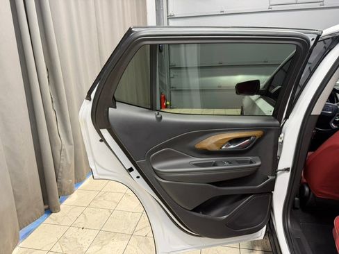 Used 2020 GMC Terrain SLE image 18