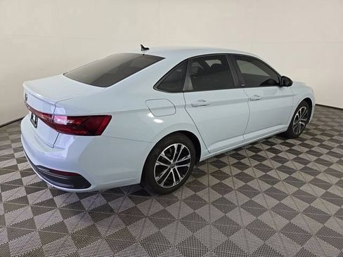 Used 2025 Volkswagen Jetta Sport FWD image 3