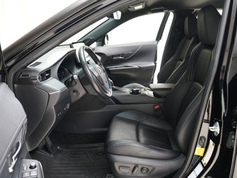 Used 2021 Toyota Venza XLE image 37