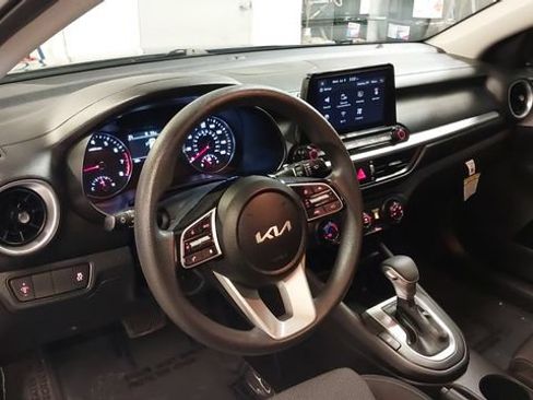 Used 2024 Kia Forte LXS FWD image 31