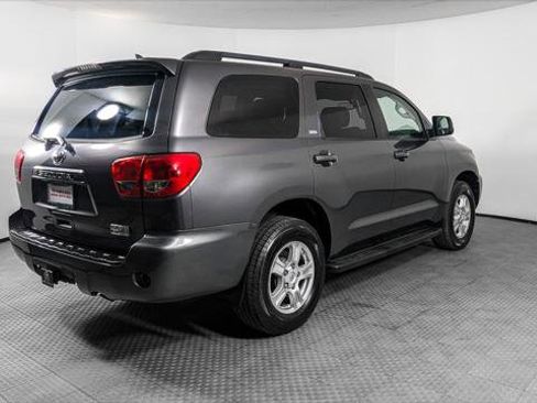Used 2014 Toyota Sequoia SR5 w/ Premium Package image 8