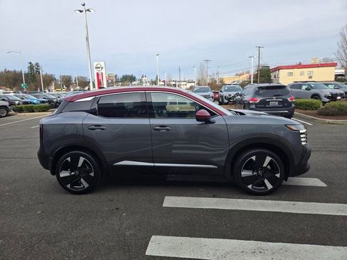 New 2026 Nissan Kicks SR w/ SR Premium Package AWD/4WD image 4