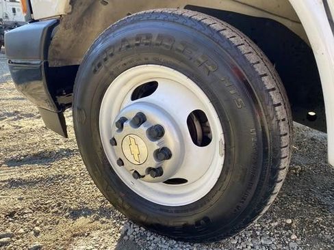 Used 2024 Chevrolet Express 3500 w/ Power Convenience Package image 39