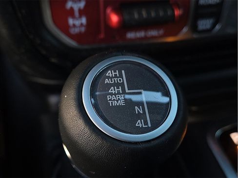 Used 2021 Jeep Wrangler Unlimited Rubicon w/ Trailer Tow Package image 15