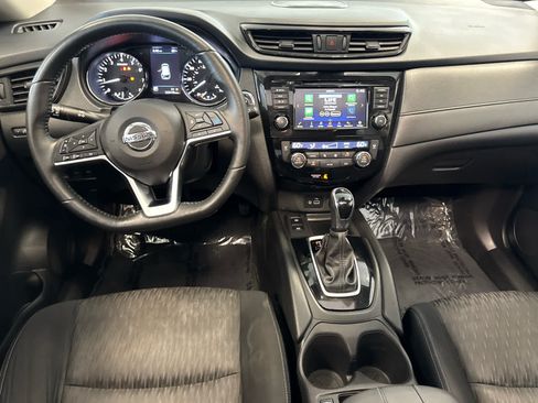 Used 2019 Nissan Rogue SV w/ Sun & Sound Touring Package AWD/4WD image 12