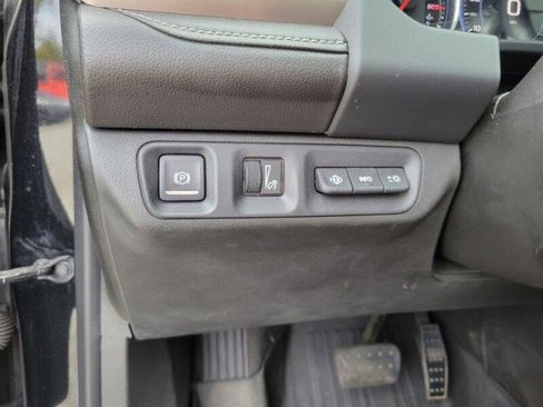 Used 2021 GMC Acadia Denali w/ Denali Technology Package image 15