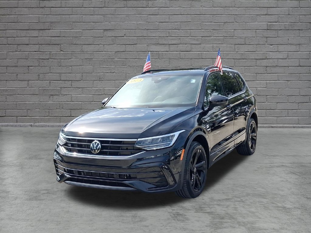 Used 2023 Volkswagen Tiguan SE R-Line FWD image 3