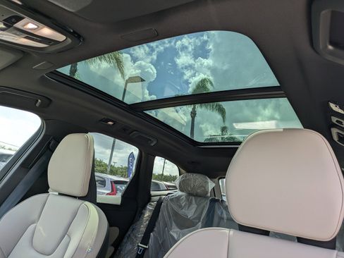 New 2026 Volvo XC60 T8 Core image 22