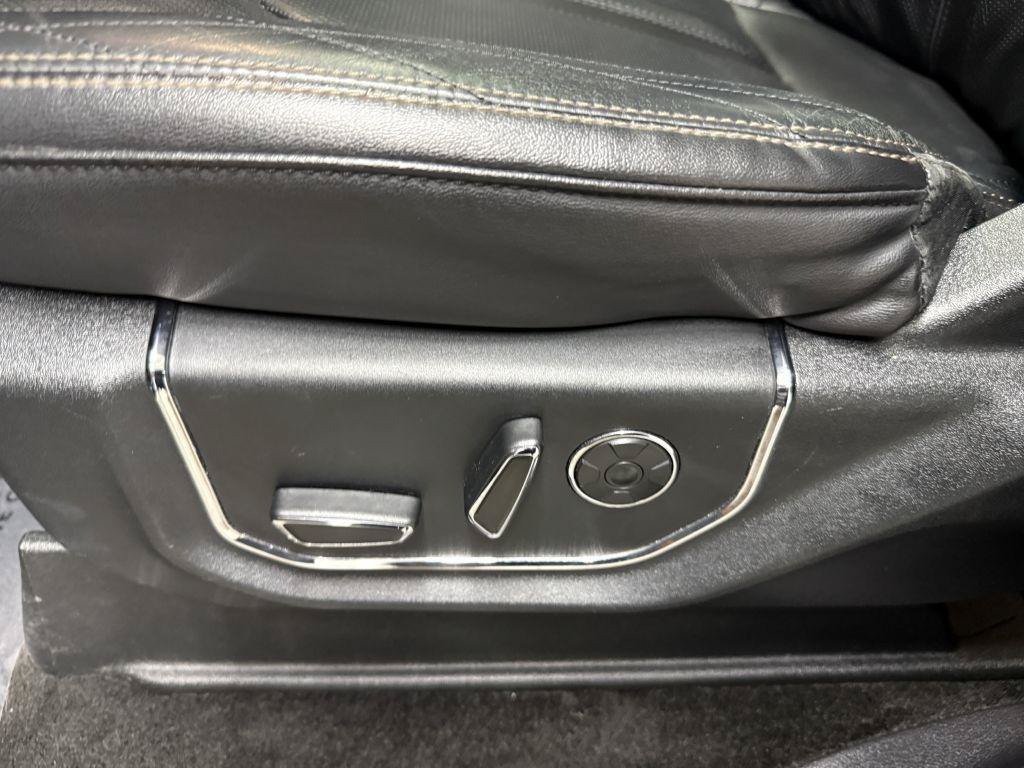 Used 2019 Ford Expedition Max Platinum AWD/4WD image 14
