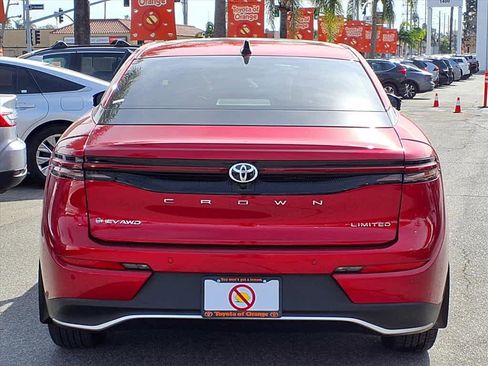 Used 2026 Toyota Crown Limited image 5