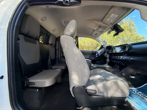 Used 2022 Toyota Tacoma SR RWD image 26