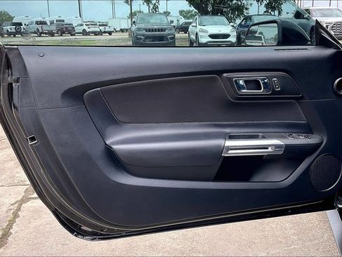 Used 2016 Ford Mustang GT RWD image 15