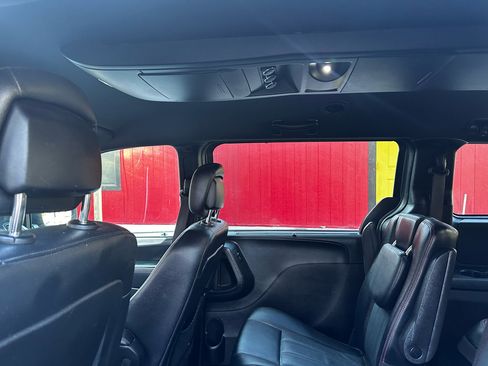 Used 2018 Dodge Grand Caravan GT image 23