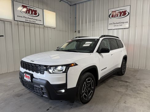 Used 2026 Jeep Cherokee Limited AWD/4WD image 16