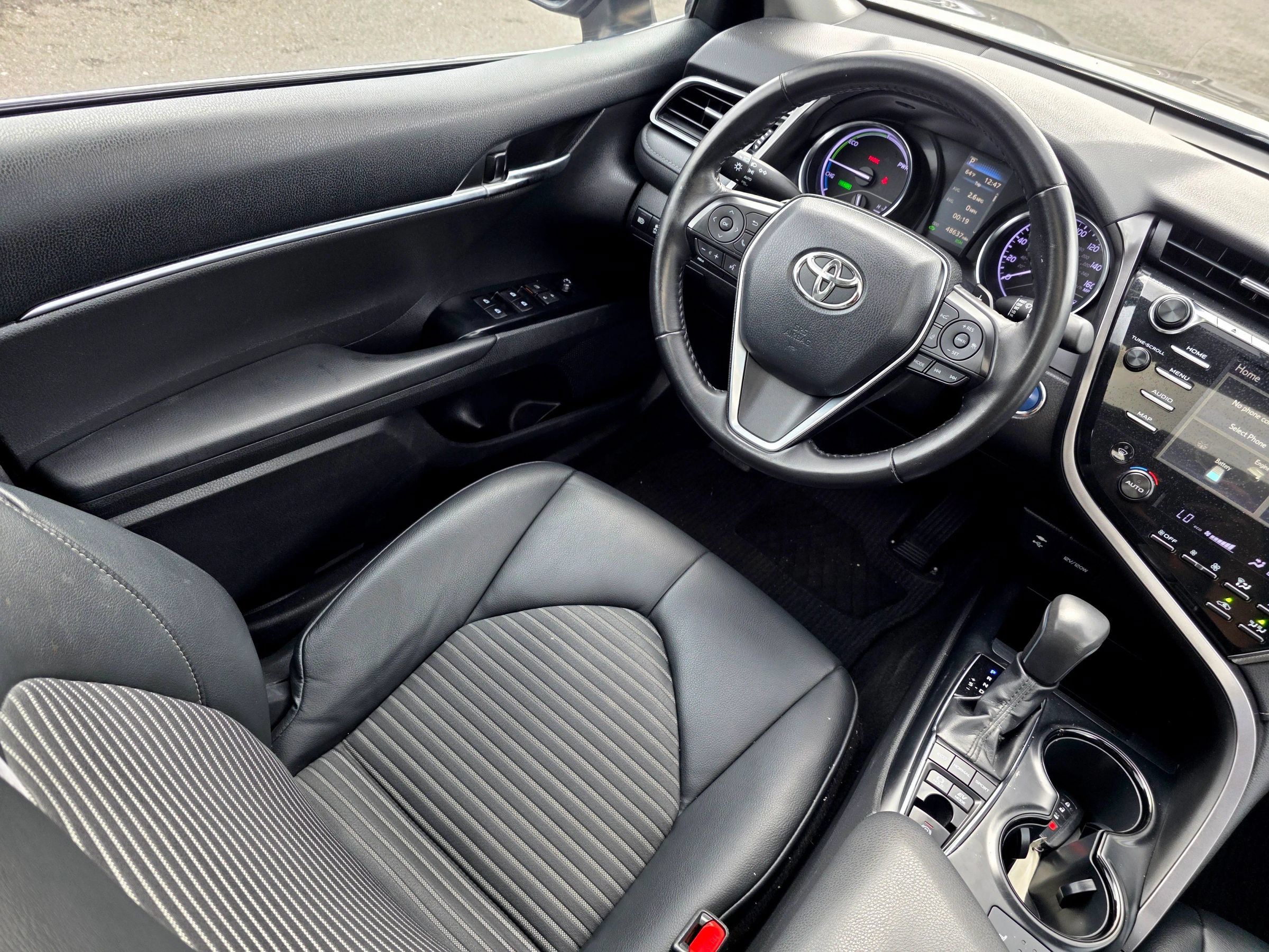 Used 2019 Toyota Camry SE w/ Audio Package FWD image 28