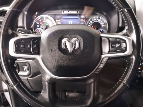 Used 2022 RAM 1500 Big Horn AWD/4WD image 3