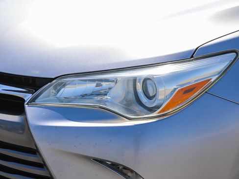 Used 2016 Toyota Camry XLE FWD image 8