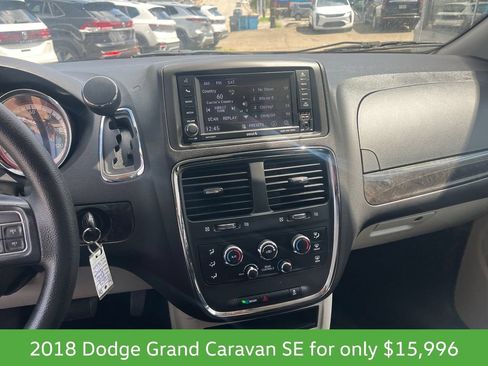 Used 2018 Dodge Grand Caravan SE w/ UConnect Hands-Free Group FWD image 23