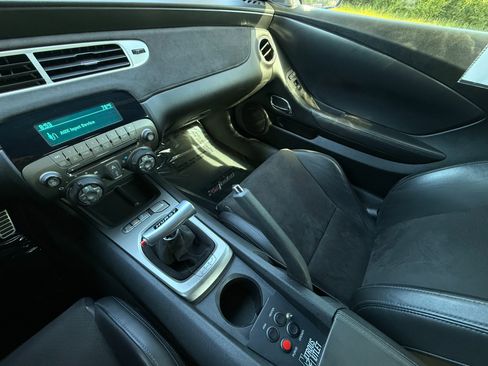 Used 2015 Chevrolet Camaro Z/28 RWD image 23