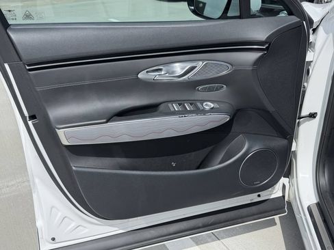 Used 2023 Genesis GV70 2.5T w/ Advanced Package AWD/4WD image 10