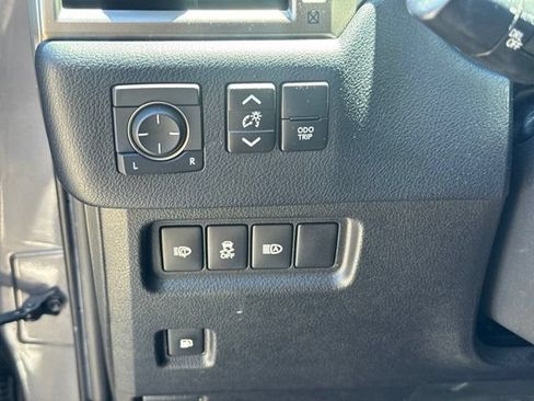 Used 2020 Lexus GX 460 Premium w/ Premium Package AWD/4WD image 21