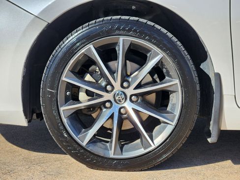 Used 2017 Toyota Camry LE image 14