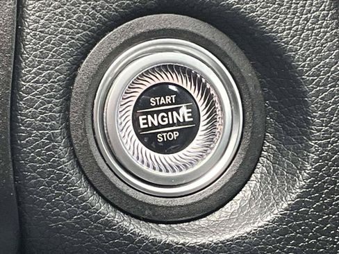 Used 2022 Mercedes-Benz GLC 300 4MATIC image 36
